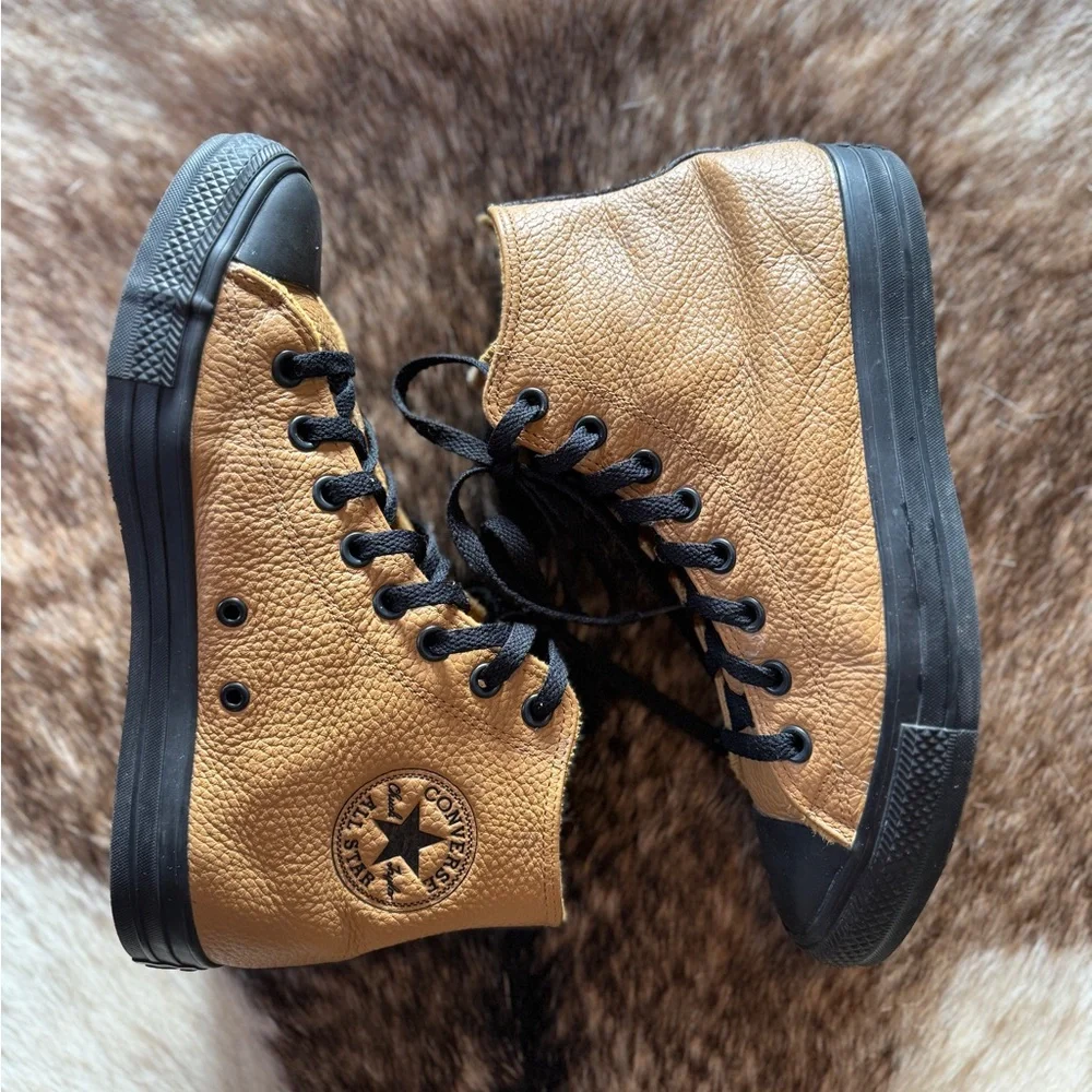 Converse chuck Taylor all star lined Tan and Black leather High-Top Sneakers - Picture 6 of 10